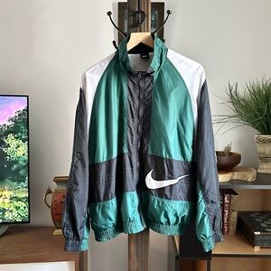 🌿90’s Retro Nike Windbreaker Jacket - Green🌿